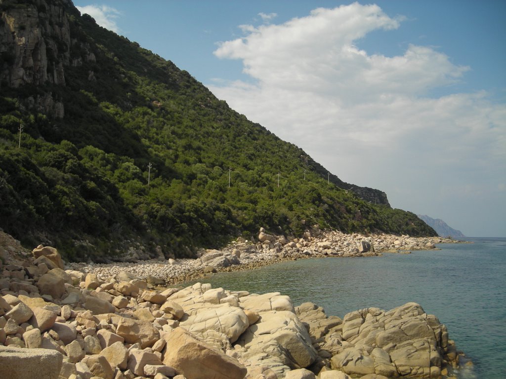 La Spiaggia delle Uova a Cala Monte Santu, Arzana